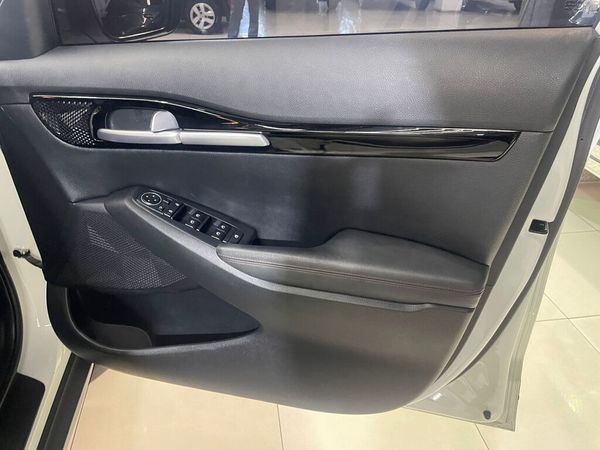 2021-Kia-Seltos-14T-GT-Line-Auto image:12