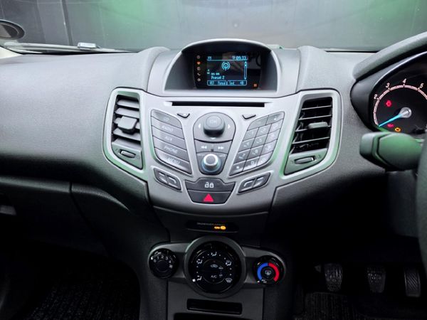 2014-Ford-Fiesta-14-Ambiente-5-dr image:9