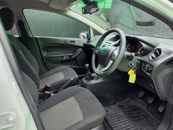 2014-Ford-Fiesta-14-Ambiente-5-dr image:11