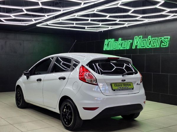 2014-Ford-Fiesta-14-Ambiente-5-dr image:3