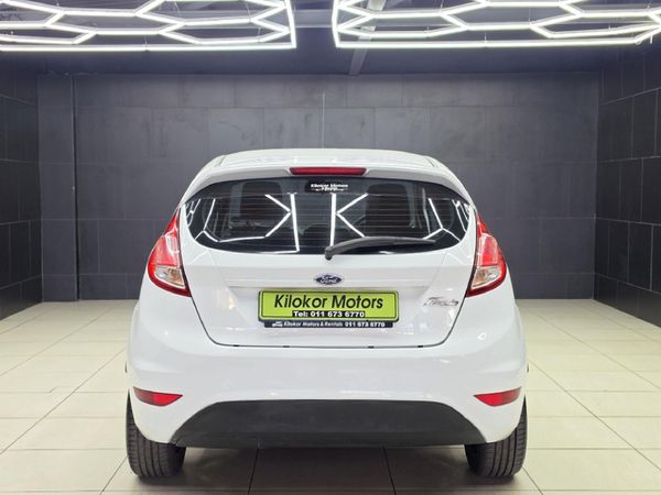 2014-Ford-Fiesta-14-Ambiente-5-dr image:4