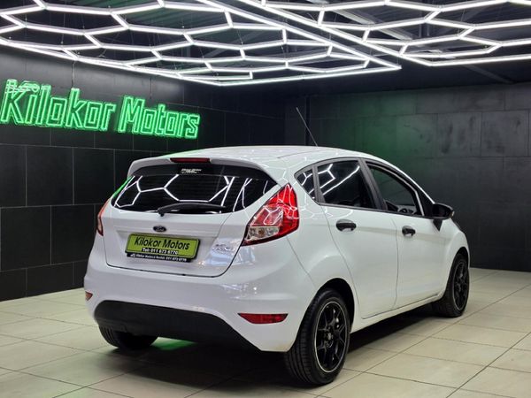 2014-Ford-Fiesta-14-Ambiente-5-dr image:5