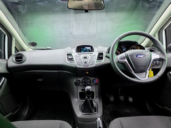 2014-Ford-Fiesta-14-Ambiente-5-dr image:7