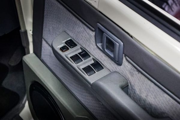 2019-Toyota-Land-Cruiser-79-45-D-4D-LV-V8-DOUBLE-CAB image:28