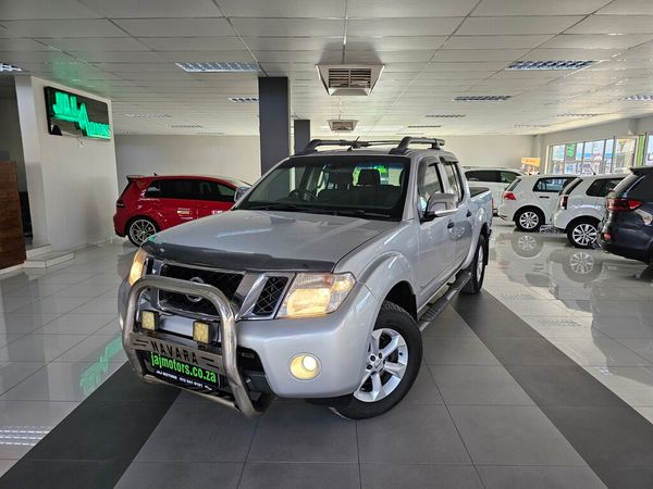 2012-Nissan-Navara-30-dCi-LE-Auto-4x4-Double-Cab image:1