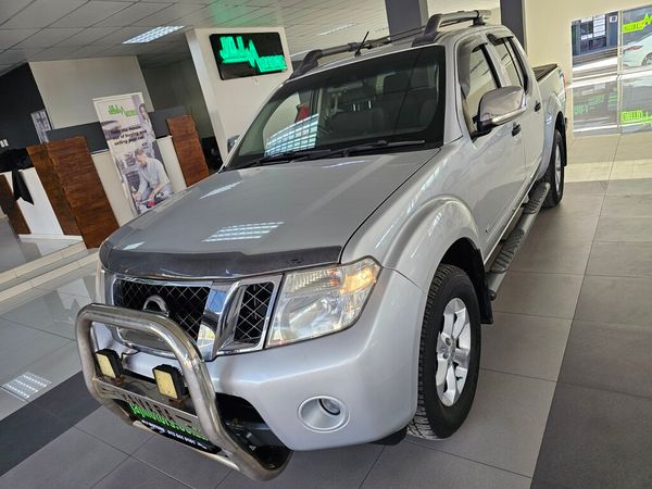 2012-Nissan-Navara-30-dCi-LE-Auto-4x4-Double-Cab image:3