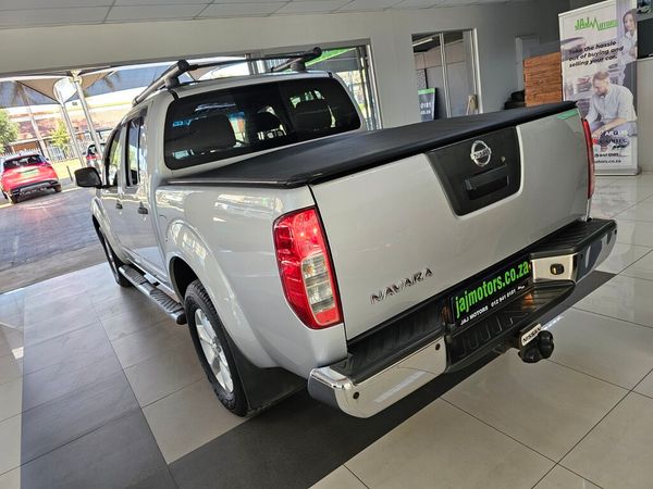 2012-Nissan-Navara-30-dCi-LE-Auto-4x4-Double-Cab image:5