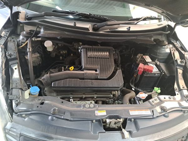 2015-Suzuki-Swift-12-GL image:10