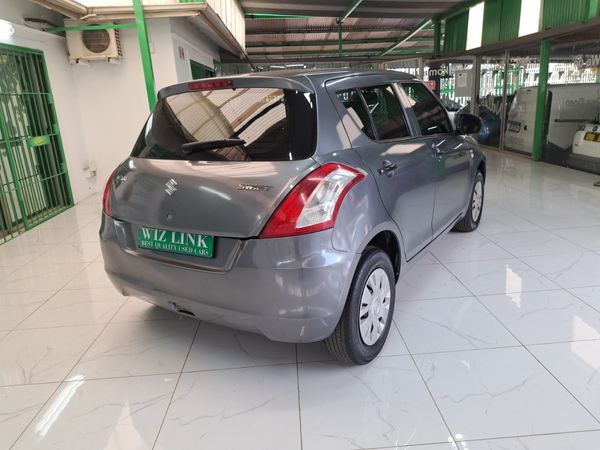 2015-Suzuki-Swift-12-GL image:11