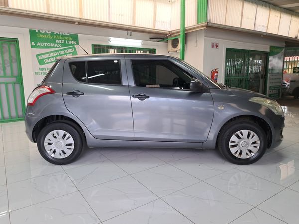2015-Suzuki-Swift-12-GL image:2