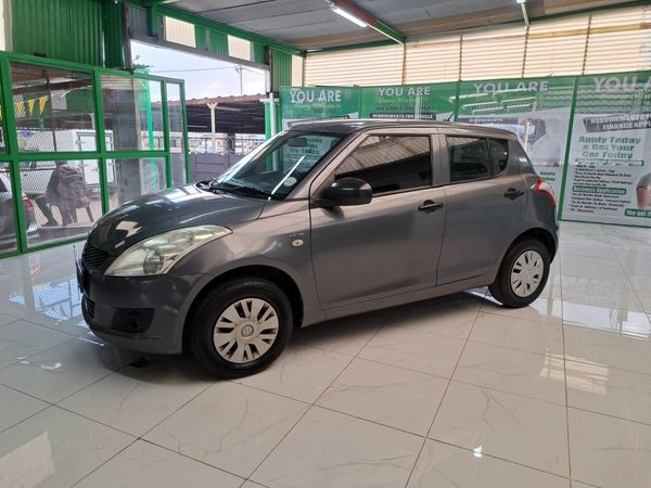 2015-Suzuki-Swift-12-GL image:7