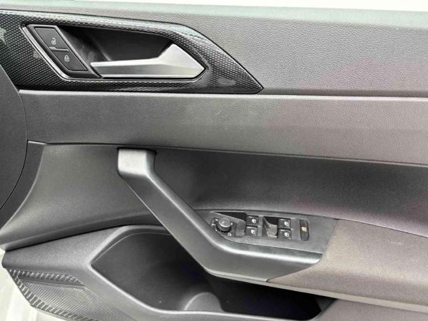 2025-Volkswagen-Polo-10-TSI-Life-Auto-DSG image:11