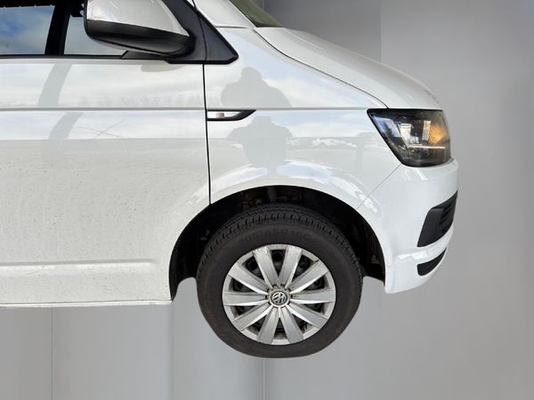 2017-Volkswagen-Kombi-20-TDI-Auto-103kW-Trendline image:10