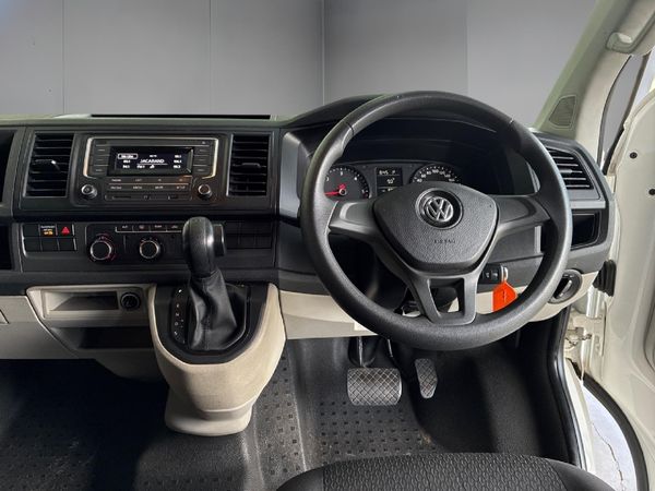 2017-Volkswagen-Kombi-20-TDI-Auto-103kW-Trendline image:13