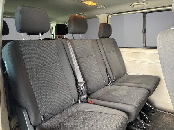 2017-Volkswagen-Kombi-20-TDI-Auto-103kW-Trendline image:15
