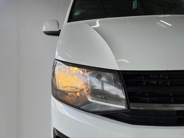 2017-Volkswagen-Kombi-20-TDI-Auto-103kW-Trendline image:8