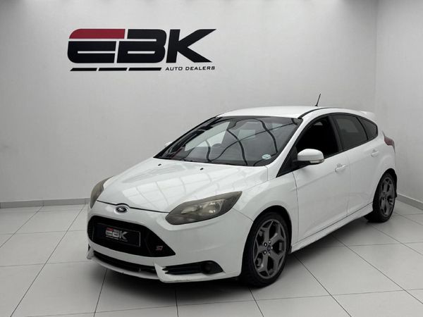 2014-Ford-Focus-20-GTDi-ST1-5-dr image:2