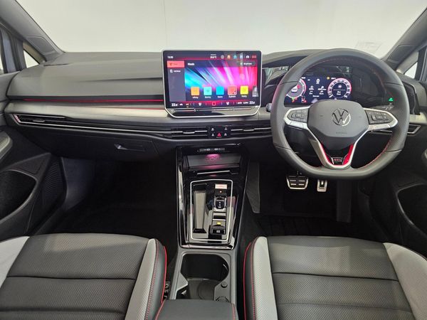 2026-Volkswagen-Golf-8-GTI-20-TSI-DSG image:13