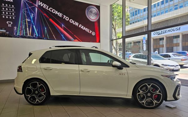 2026-Volkswagen-Golf-8-GTI-20-TSI-DSG image:16