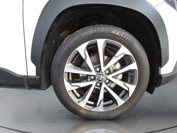 2023-Toyota-Corolla-Cross-18-XR-Hybrid image:10