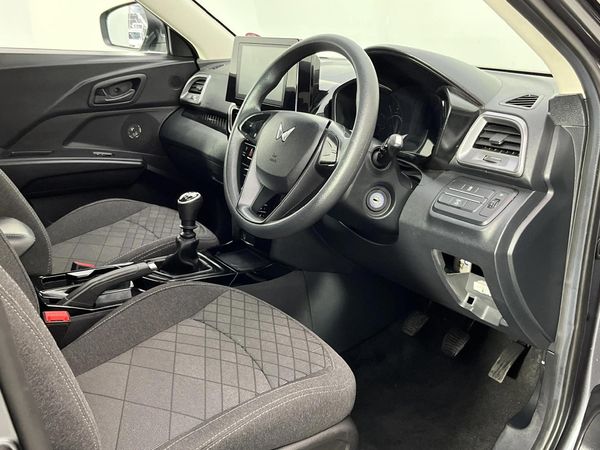 2025-Mahindra-XUV-3XO-12T-MX2 image:9