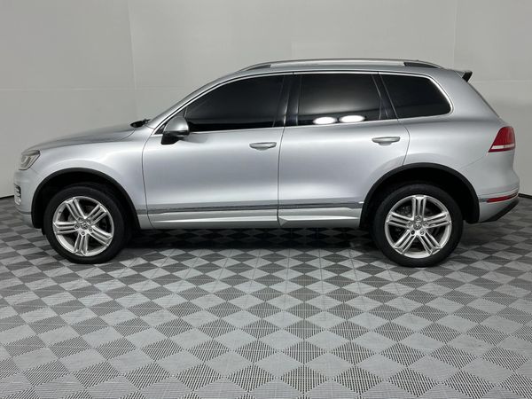 2017-Volkswagen-Touareg-GP-30-V6-TDI-Luxury-Auto image:17