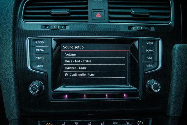 2015-Volkswagen-Golf-VII-GTI-20-TSI-Auto image:14