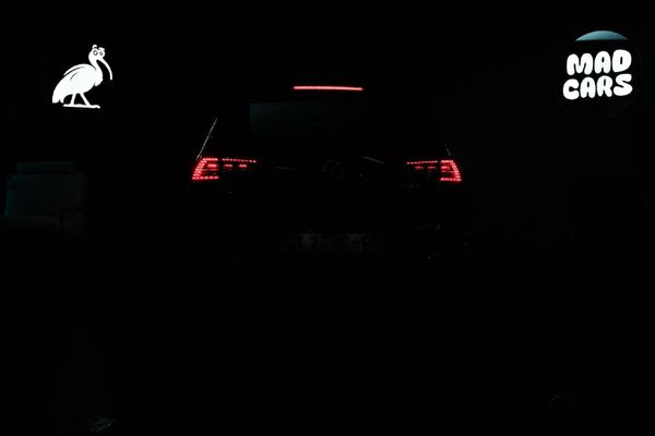 2015-Volkswagen-Golf-VII-GTI-20-TSI-Auto image:7