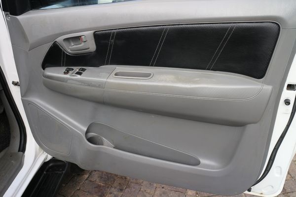 2012-Toyota-Hilux-30-D-4D-Raider-Xtra-Cab-4x4 image:13