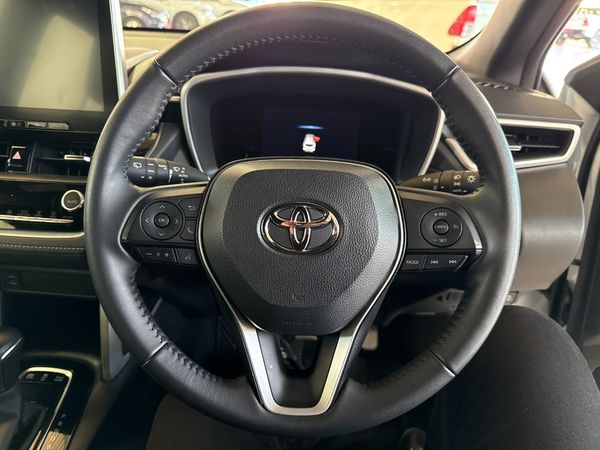 2025-Toyota-Corolla-Cross-COROLLA-CROSS image:17