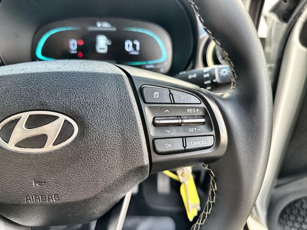 2025-Hyundai-Exter-12-Executive image:19