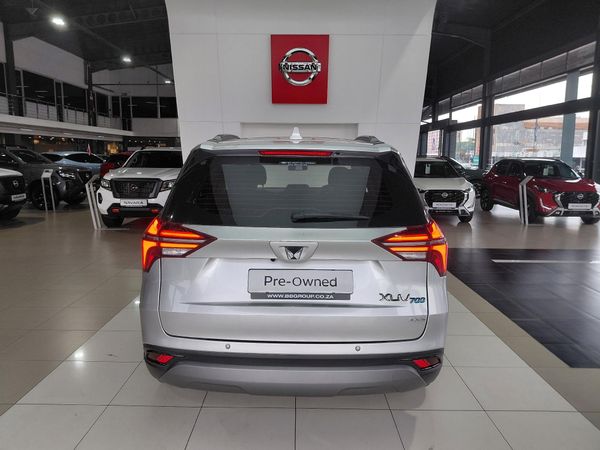 2024-Mahindra-XUV-700-20-AX5-Auto image:4