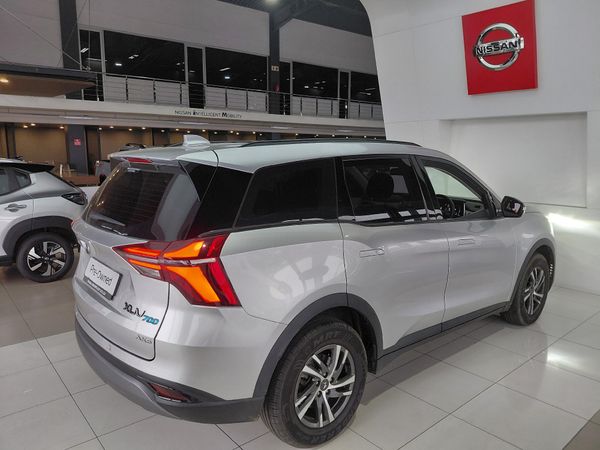 2024-Mahindra-XUV-700-20-AX5-Auto image:5