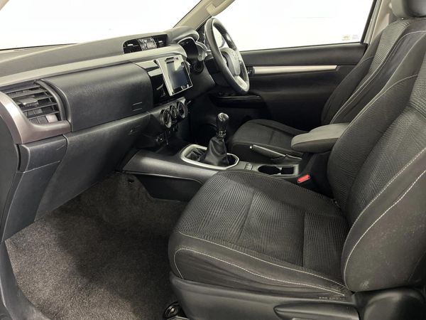 2016-Toyota-Hilux-28-GD-6-Raised-Body-Raider-Extended-Cab image:3