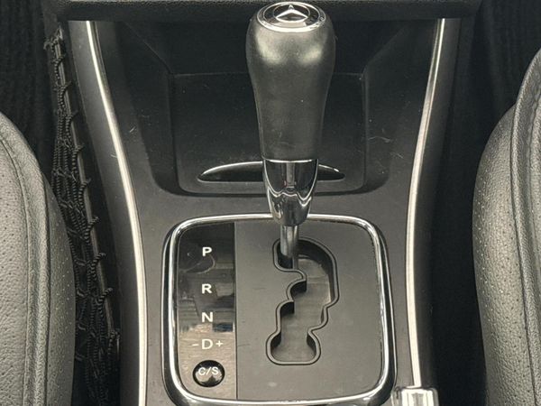 2011-Mercedes-Benz-A-Class-A-180-CDI-Avantgarde-Auto image:10