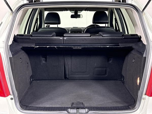 2011-Mercedes-Benz-A-Class-A-180-CDI-Avantgarde-Auto image:13