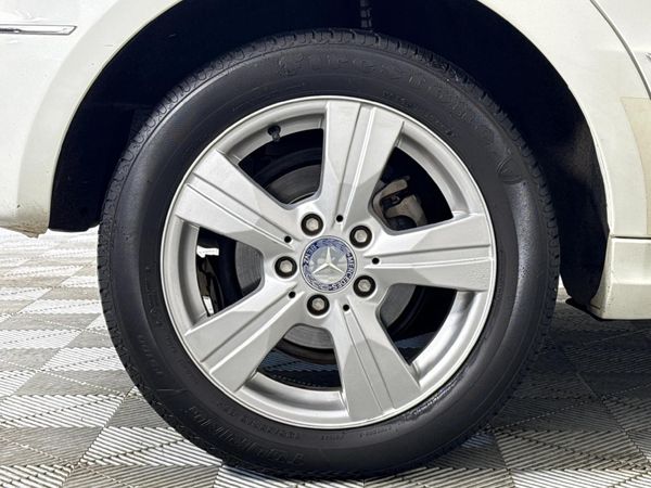 2011-Mercedes-Benz-A-Class-A-180-CDI-Avantgarde-Auto image:7