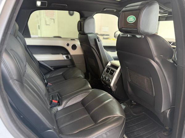 2014-Land-Rover-Range-Rover-Sport-30-SDV6-HSE image:18
