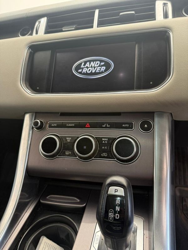 2014-Land-Rover-Range-Rover-Sport-30-SDV6-HSE image:19