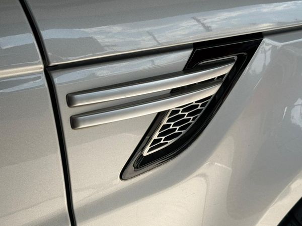 2014-Land-Rover-Range-Rover-Sport-30-SDV6-HSE image:23