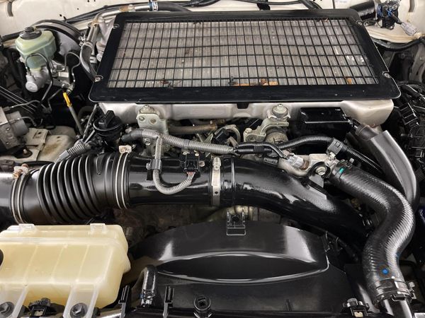 2013-Toyota-Land-Cruiser-79-45-D-Double-Cab image:12