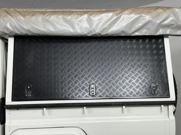 2013-Toyota-Land-Cruiser-79-45-D-Double-Cab image:13