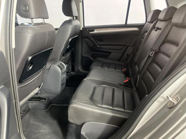 2017-Volkswagen-Golf-SV-14-TSI-Comfortline-Auto image:3