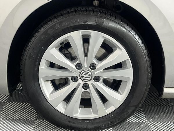 2017-Volkswagen-Golf-SV-14-TSI-Comfortline-Auto image:4