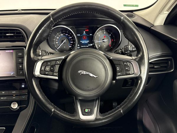 2017-Jaguar-F-Pace-20Di4-AWD-R-Sport image:11