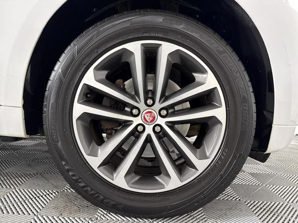 2017-Jaguar-F-Pace-20Di4-AWD-R-Sport image:5