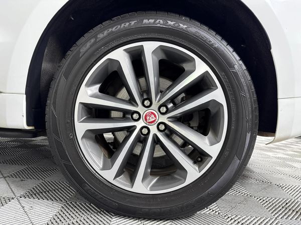 2017-Jaguar-F-Pace-20Di4-AWD-R-Sport image:6