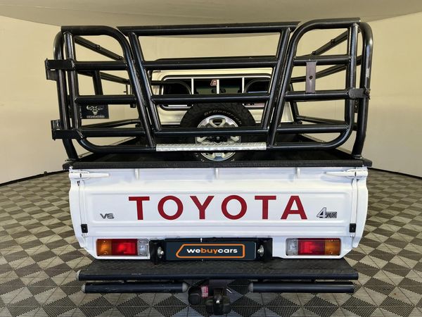 2019-Toyota-Land-Cruiser-79-40-Double-Cab image:13