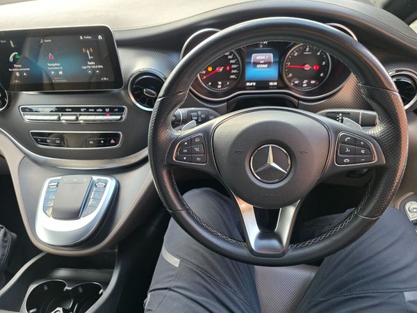 2022-Mercedes-Benz-V-Class-V-300d-Exclusive image:9