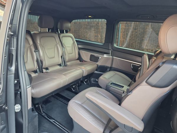 2022-Mercedes-Benz-V-Class-V-300d-Exclusive image:6
